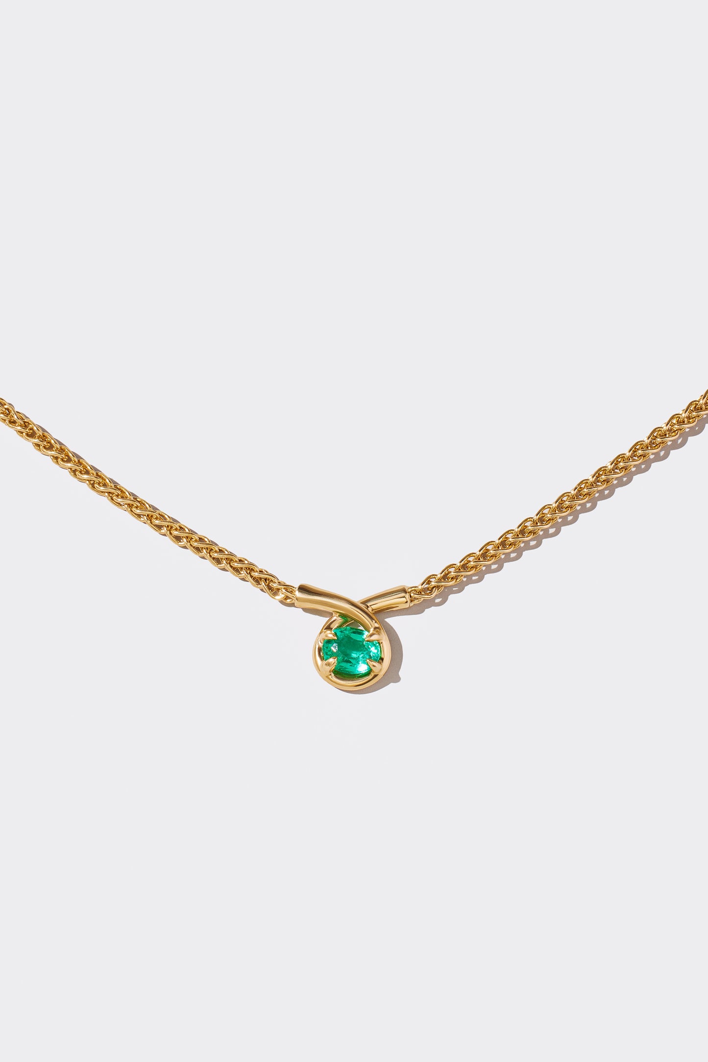 LOOP-DE-LOOP NECKLACE IN EMERALD