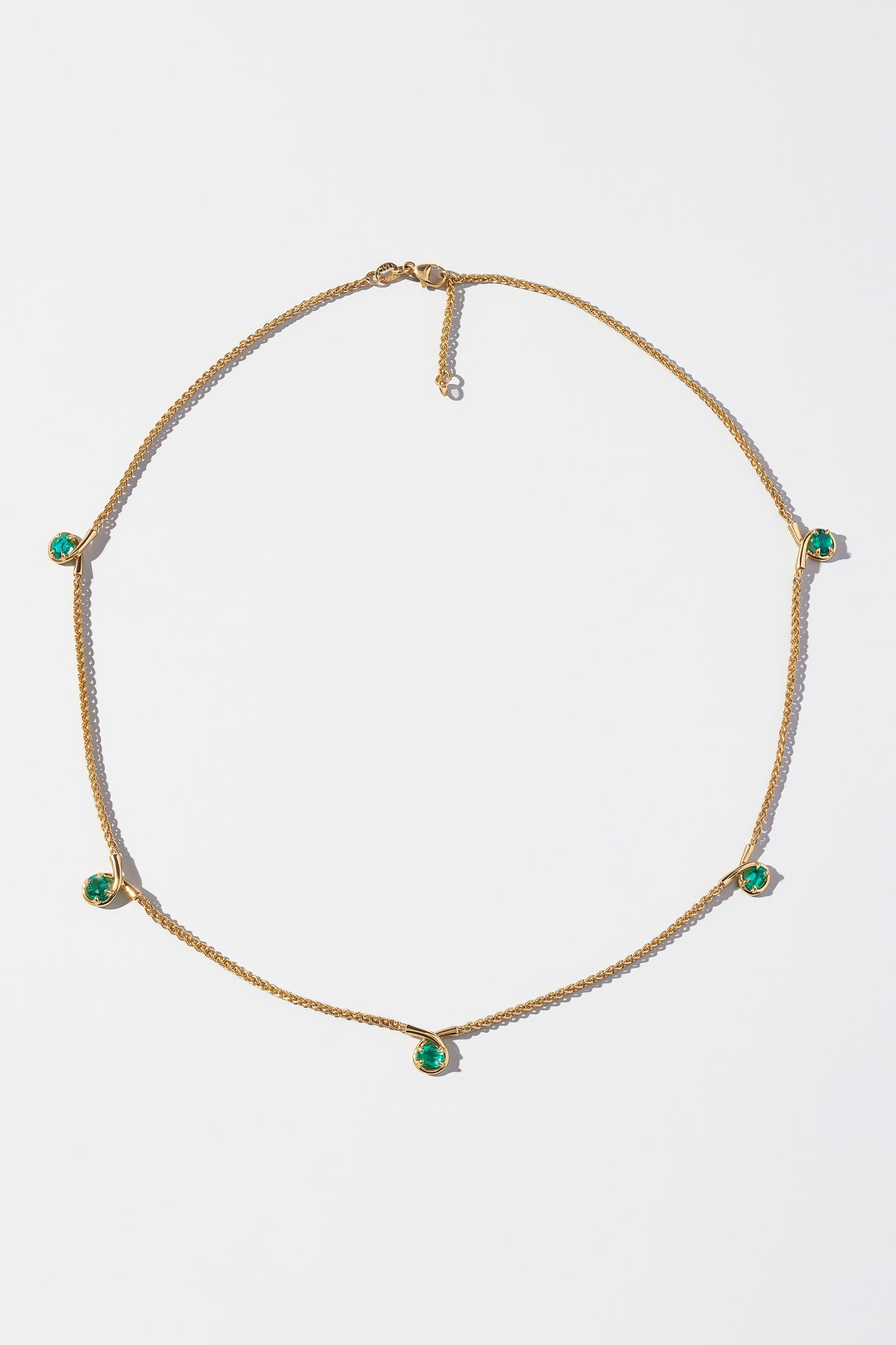 LOOP-DE-LOOP NECKLACE IN EMERALD